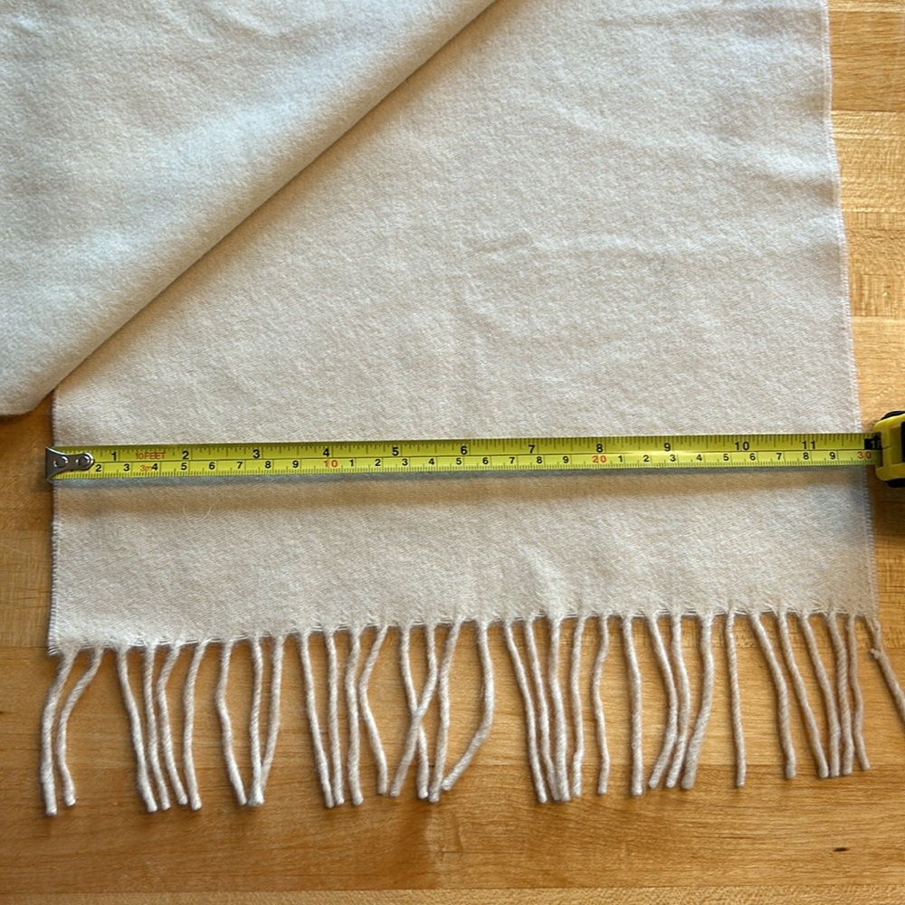 Men’s ivory cashmere neck scarf. Excellent worn condition. - Picture 4 of 5